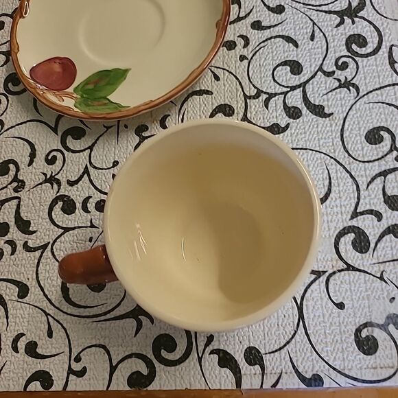 Fransican cups and Saucers - Picture 11 of 16